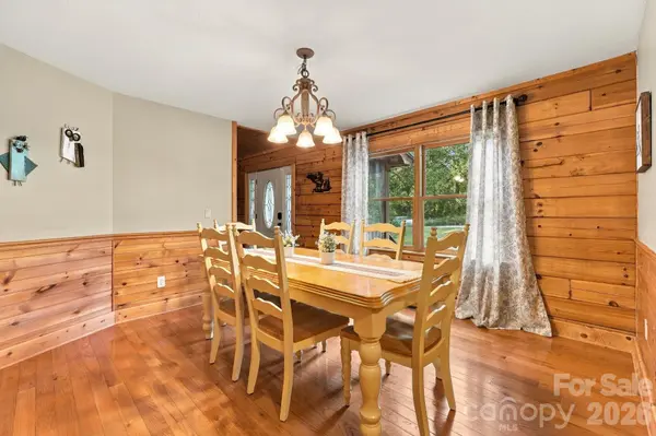 720 Cane Creek RD, Fletcher, NC 28732