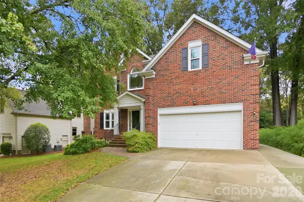 9114 Cameron Wood DR, Charlotte, NC 28210