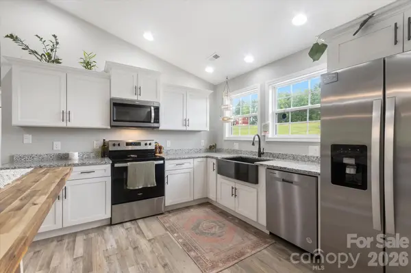 62 Mountain Springs DR, Nebo, NC 28761