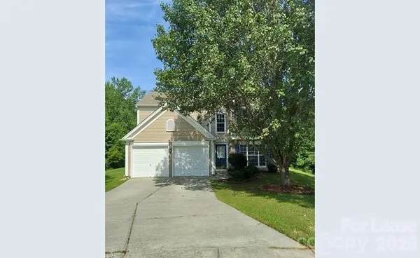 3147 Old Ironside DR, Charlotte, NC 28213