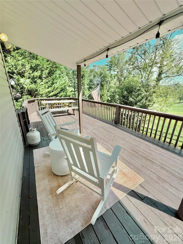 390 Hickory Hill DR, Spruce Pine, NC 28777