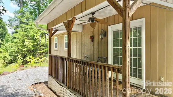 37 Coyote DR, Marion, NC 28752