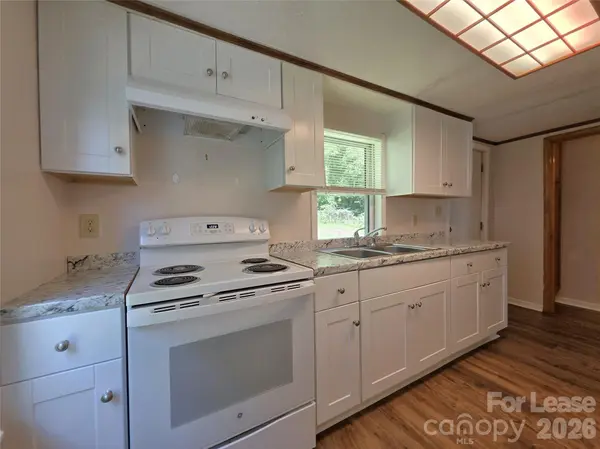 922 S Meeting ST, Statesville, NC 28677