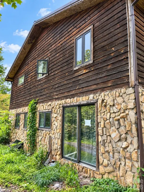 323 Forrest Fisher RD, Spruce Pine, NC 28777