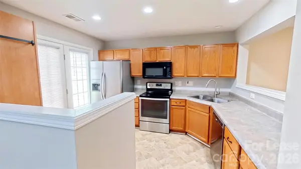 11010 Alderbrook LN, Charlotte, NC 28270