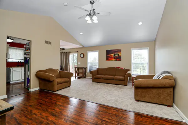 305 Rock Creek DR, Westmoreland, KS 66549