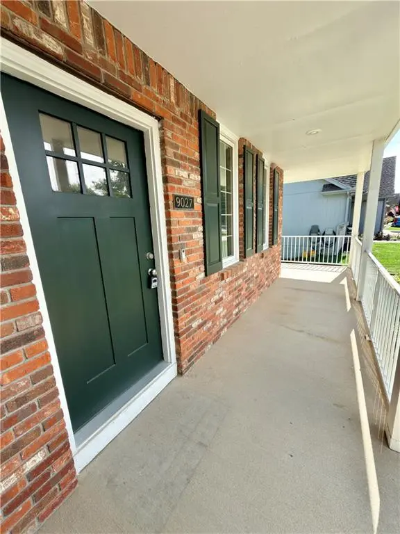 9027 N Manning AVE, Kansas City, MO 64157