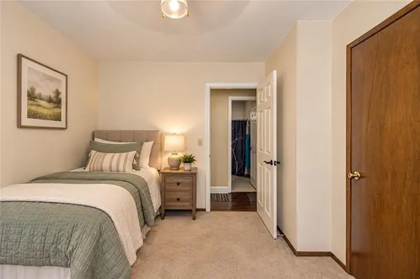 6442 NW 49th ST, Kansas City, MO 64151