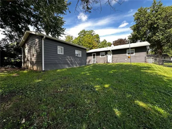 3416 Jackson ST, St Joseph, MO 64507