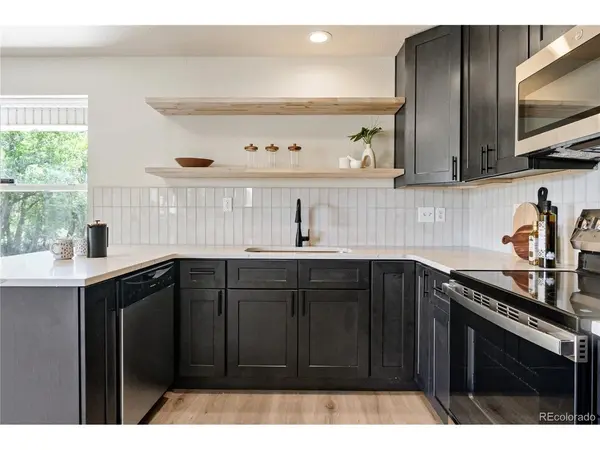 7810 S Kittredge, Englewood, CO 80112