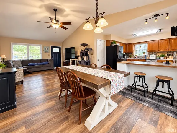 1835 Glenmoor RD, Evansville, IN 47715