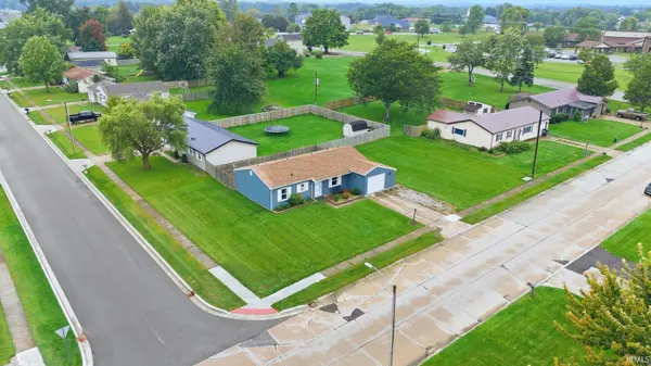 2006 Cortez DR, Kendallville, IN 46755
