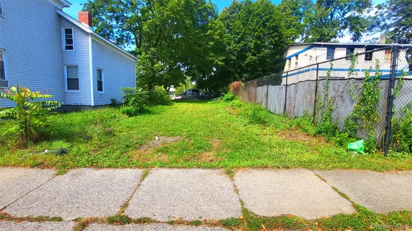 36 Smith ST, Poughkeepsie, NY 12601