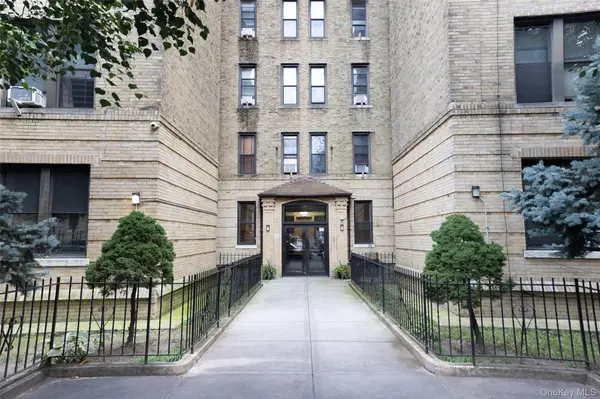 83-52 Talbot ST #3E, Kew Gardens, NY 11415