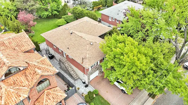 13835 11th AVE, Malba, NY 11357