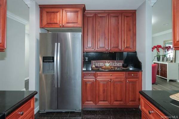 85 Adams WAY #85, Sayville, NY 11782