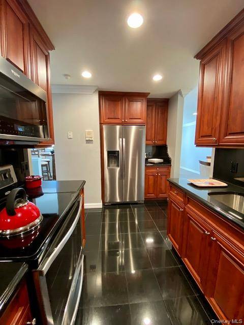 144 Adams WAY #144, Sayville, NY 11782