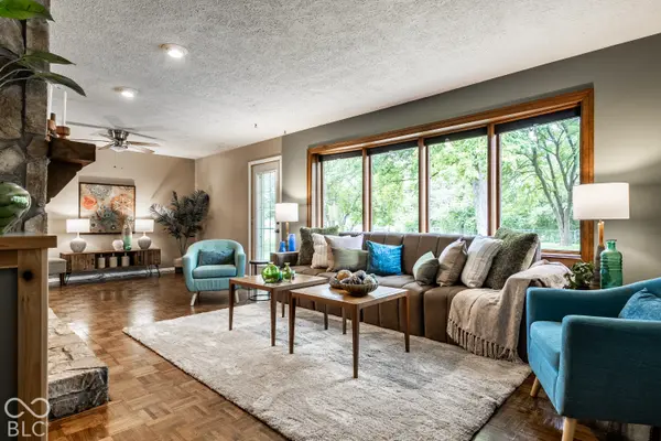 560 Golf LN, Indianapolis, IN 46260