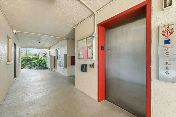 3983 LAKE BAYSHORE DR #F-508, Bradenton, FL 34205