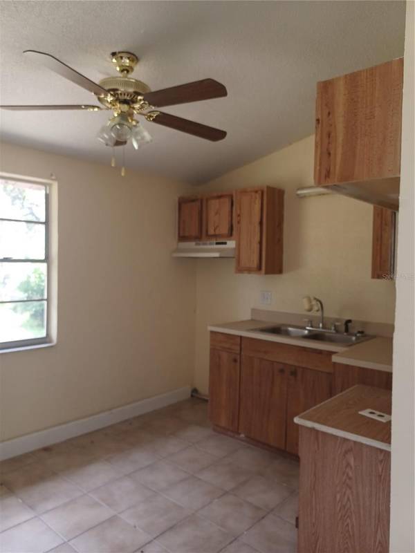 615 NORTH AVE, Tarpon Springs, FL 34689