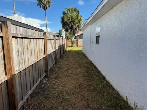 8611 LONGBOAT LN, Hudson, FL 34667