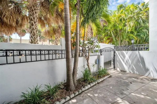 660 DELMAR TER S, St Petersburg, FL 33701