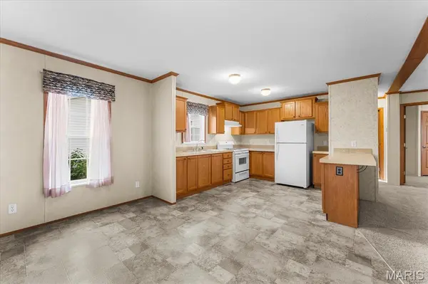 6 E Birch ST, New Baden, IL 62265