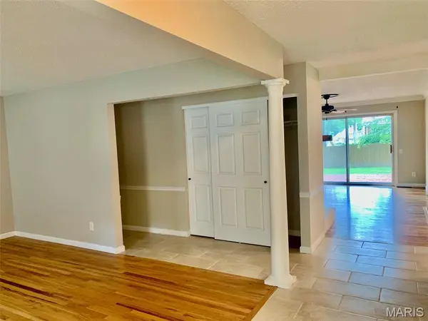 1411 Oldfarm DR, St Louis, MO 63146