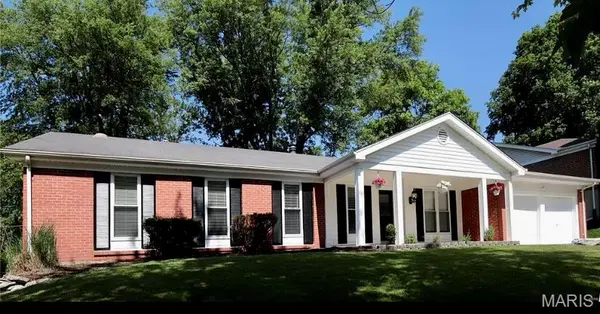 1411 Oldfarm DR, St Louis, MO 63146