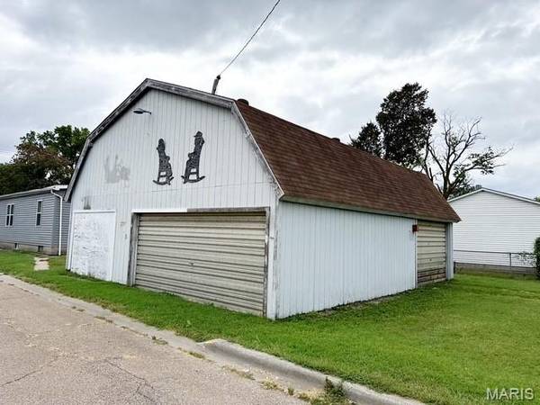 1835 Market ST, Madison, IL 62060
