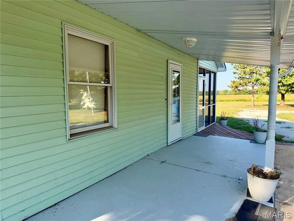 5059 Smith DR, Edwardsville, IL 62025