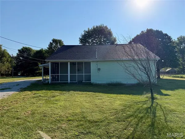 5059 Smith DR, Edwardsville, IL 62025