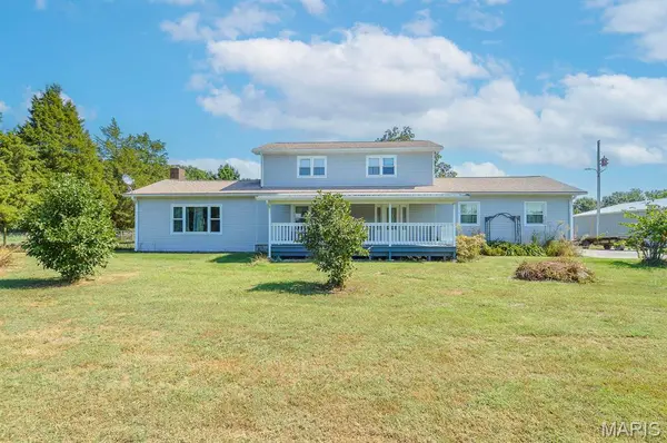 370 Hall LN, Sorento, IL 62086