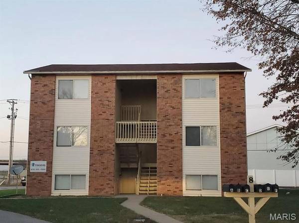 8 JARDIN CT #B, Collinsville, IL 62234