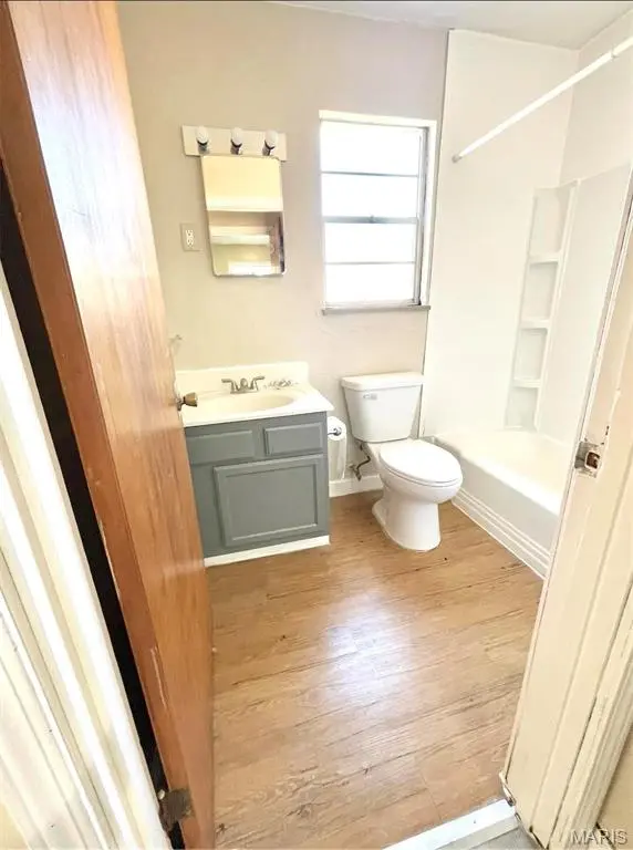 9902 W MAIN ST #4, Belleville, IL 62223