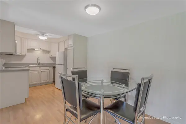 5300 Walnut AVE #22B, Downers Grove, IL 60515