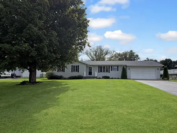 107 Meadow CT, Forreston, IL 61030