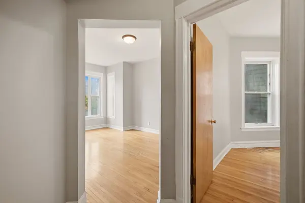 5618 S Prairie AVE #2, Chicago, IL 60637