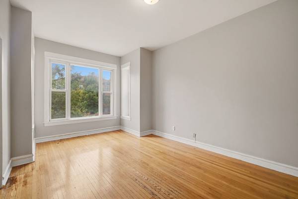 5618 S Prairie AVE #2, Chicago, IL 60637