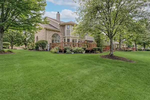 30 Lahinch DR, Lemont, IL 60439