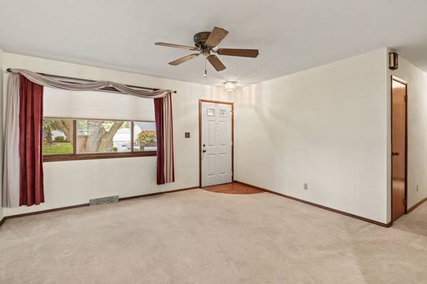 3113 Welshire DR, Bettendorf, IA 52722