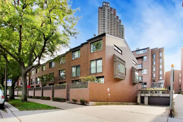 3700 N LAKE SHORE DR #104, Chicago, IL 60613
