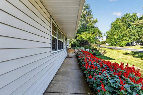 1300 Lakeview AVE, Mendota Heights, MN 55120