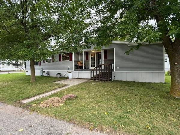 701 N Shakespeare AVE, Mankato, MN 56001