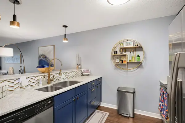 48 Groveland TER #206B, Minneapolis, MN 55403