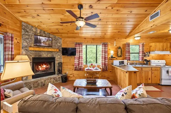 288 Split Shot CIR, Broken Bow, OK 74728