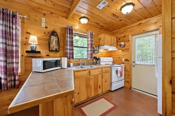 288 Split Shot CIR, Broken Bow, OK 74728