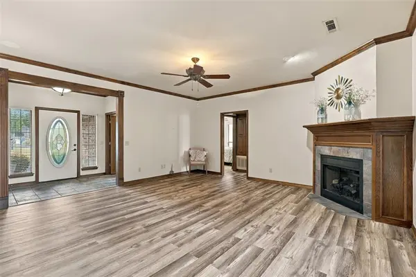 1718 Bridlewood CT, Shawnee, OK 74804