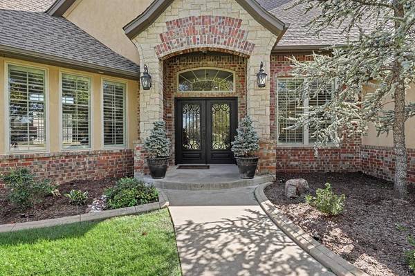1032 W Camellia WAY, Mustang, OK 73064