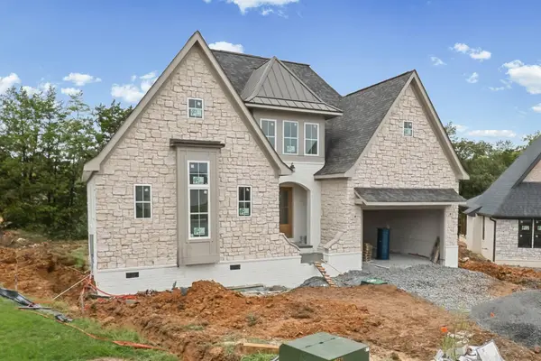 8063 Sir Oliphant Way, Ooltewah, TN 37363